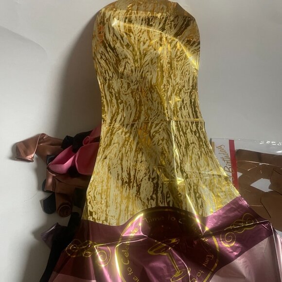 Pink & Black Balloon Garland Arch Kit with 2 Champagne Bottle Foil Balloons - Picture 10 of 11